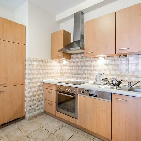Bpr Vivid Downtown Vibe With Balcony * Budapest