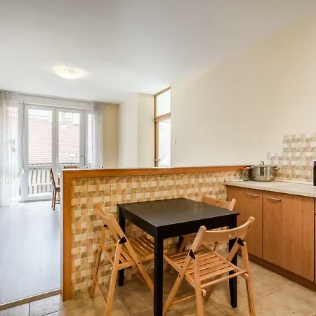 Bpr Vivid Downtown Vibe With Balcony * ブダペスト