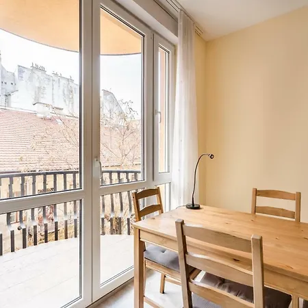 Bpr Vivid Downtown Vibe With Balcony Appartamento Budapest