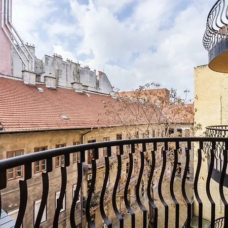 דירה Bpr Vivid Downtown Vibe With Balcony בודפשט