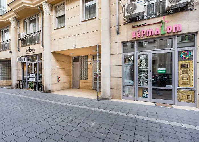 Bpr Vivid Downtown Vibe With Balcony شقة