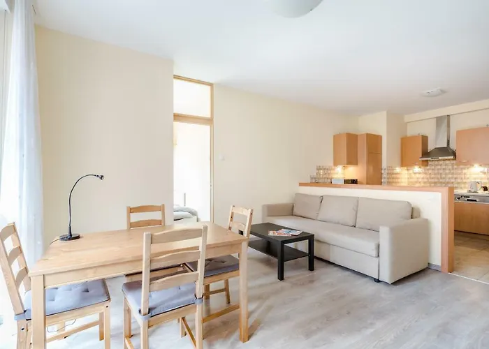 Bpr Vivid Downtown Vibe With Balcony بودابست