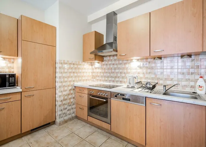 Bpr Vivid Downtown Vibe With Balcony * بودابست