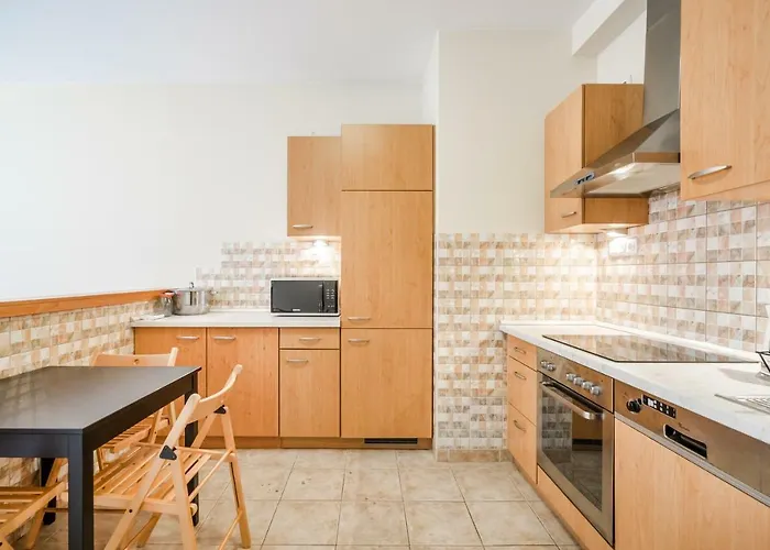 Bpr Vivid Downtown Vibe With Balcony شقة بودابست