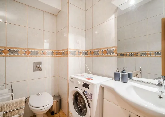 Bpr Vivid Downtown Vibe With Balcony شقة *