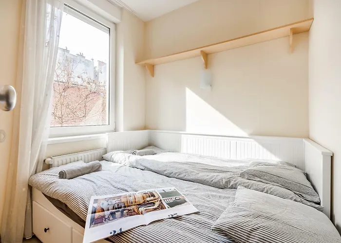 Bpr Vivid Downtown Vibe With Balcony بودابست