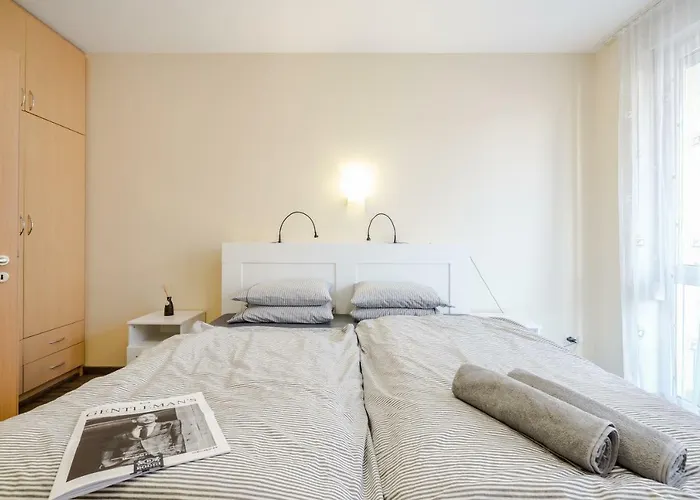 Bpr Vivid Downtown Vibe With Balcony * بودابست