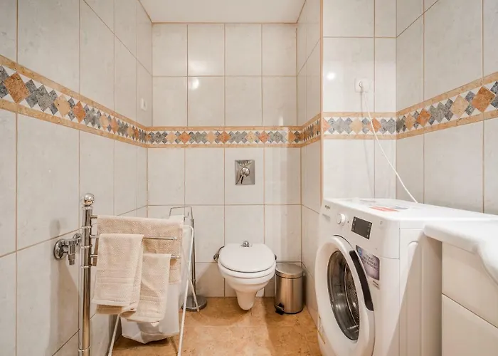 شقة Bpr Vivid Downtown Vibe With Balcony