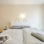 Bpr Vivid Downtown Vibe With Balcony * 부다페스트