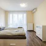 Bpr Vivid Downtown Vibe With Balcony * 부다페스트