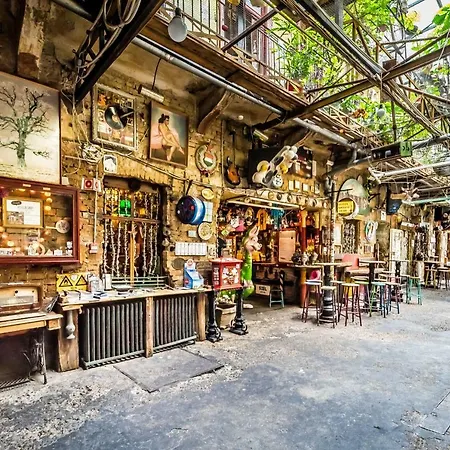 Bpr Vivid Downtown Vibe With Balcony Διαμέρισμα