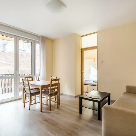 Bpr Vivid Downtown Vibe With Balcony Διαμέρισμα