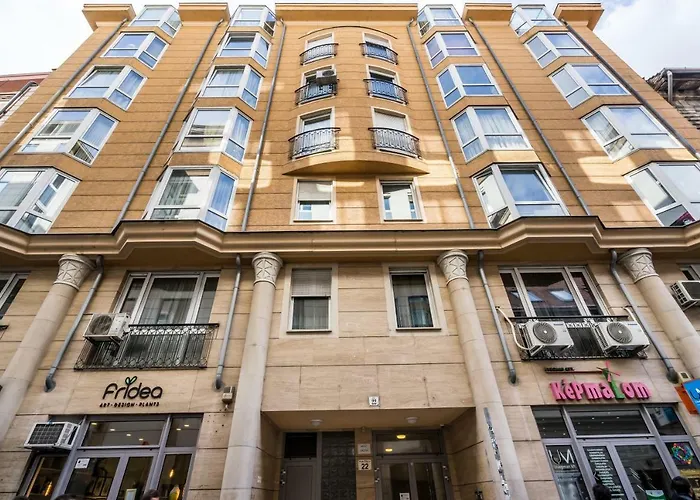 Bpr Vivid Downtown Vibe With Balcony * Budapešť